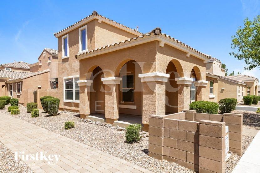 2226 S Buckaroo Trl - Photo 2 of 16