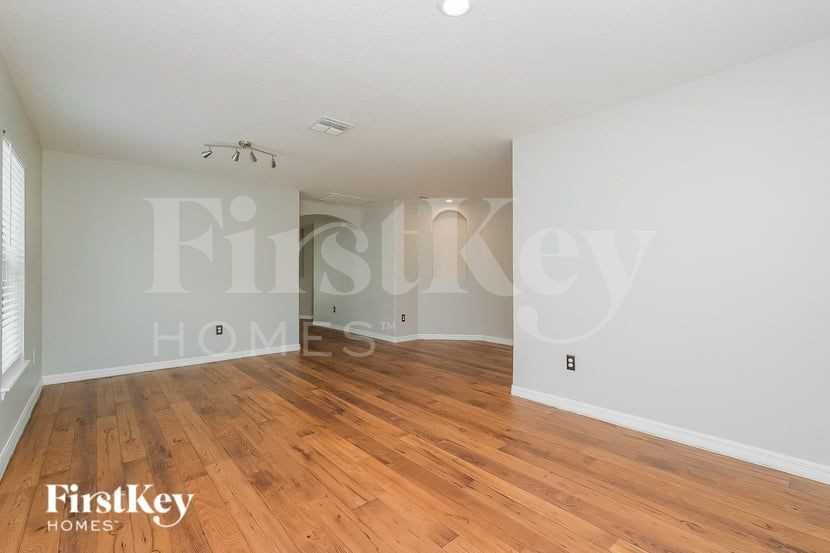 11867 Thicket Wood Dr - Photo 6 of 16