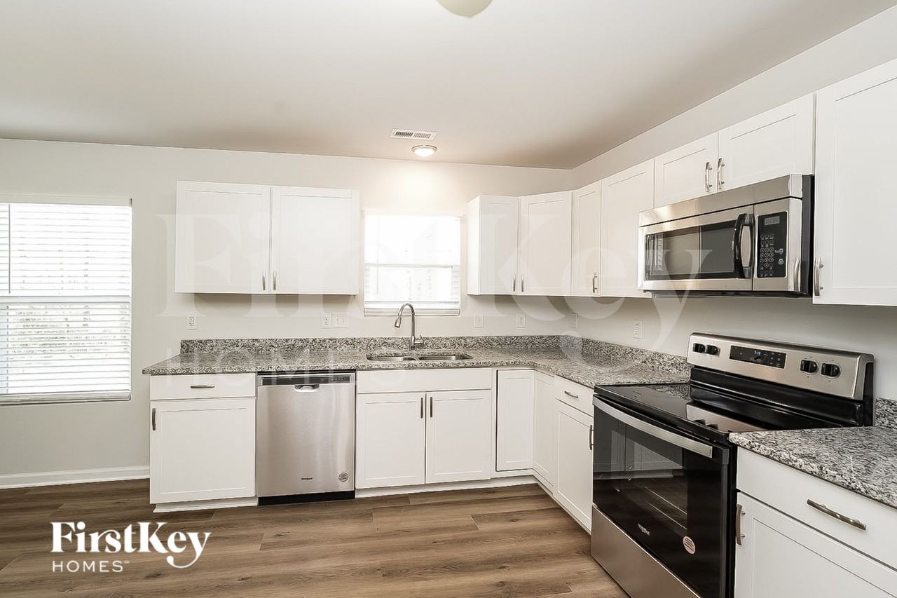 813 Pine Circle Dr - Photo 6 of 15