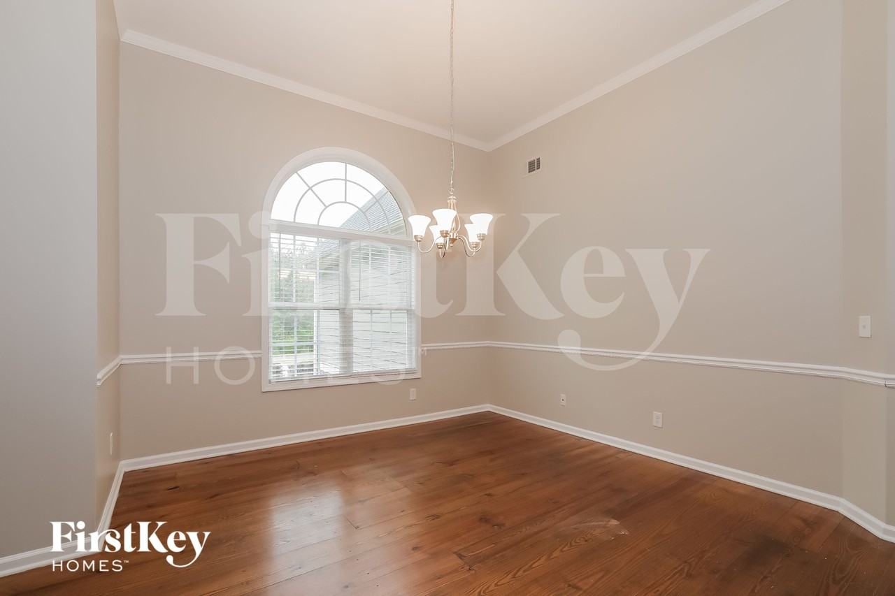 2570 Serenity St - Photo 3 of 15