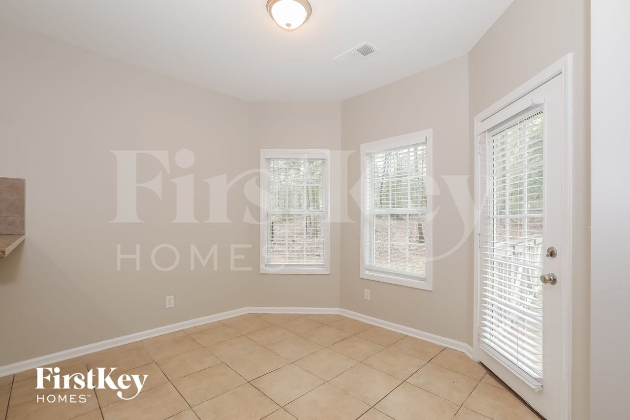 2570 Serenity St - Photo 5 of 15