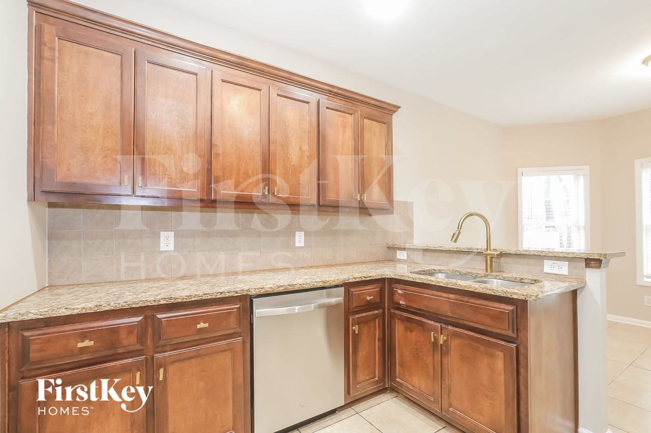 2570 Serenity St - Photo 6 of 15