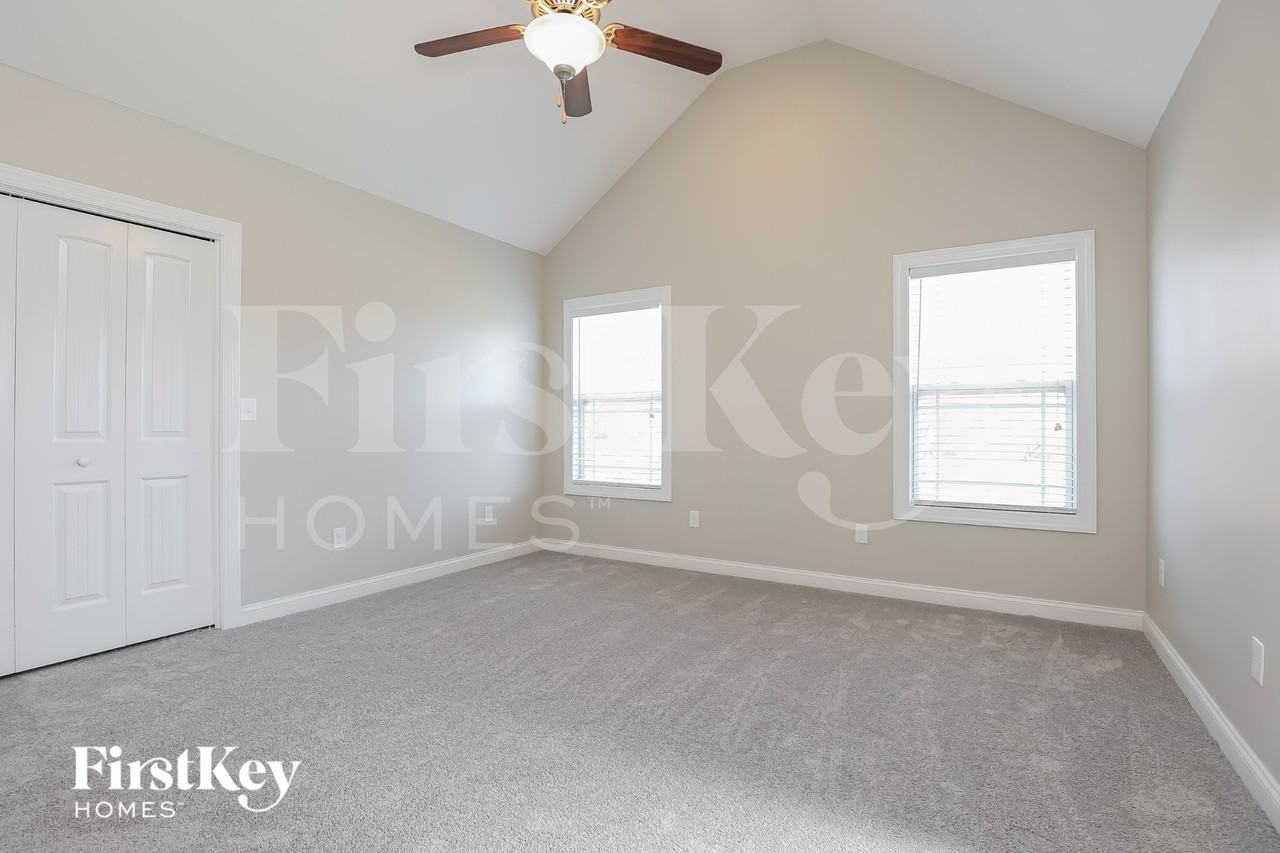 669 Richards Dr - Photo 7 of 15