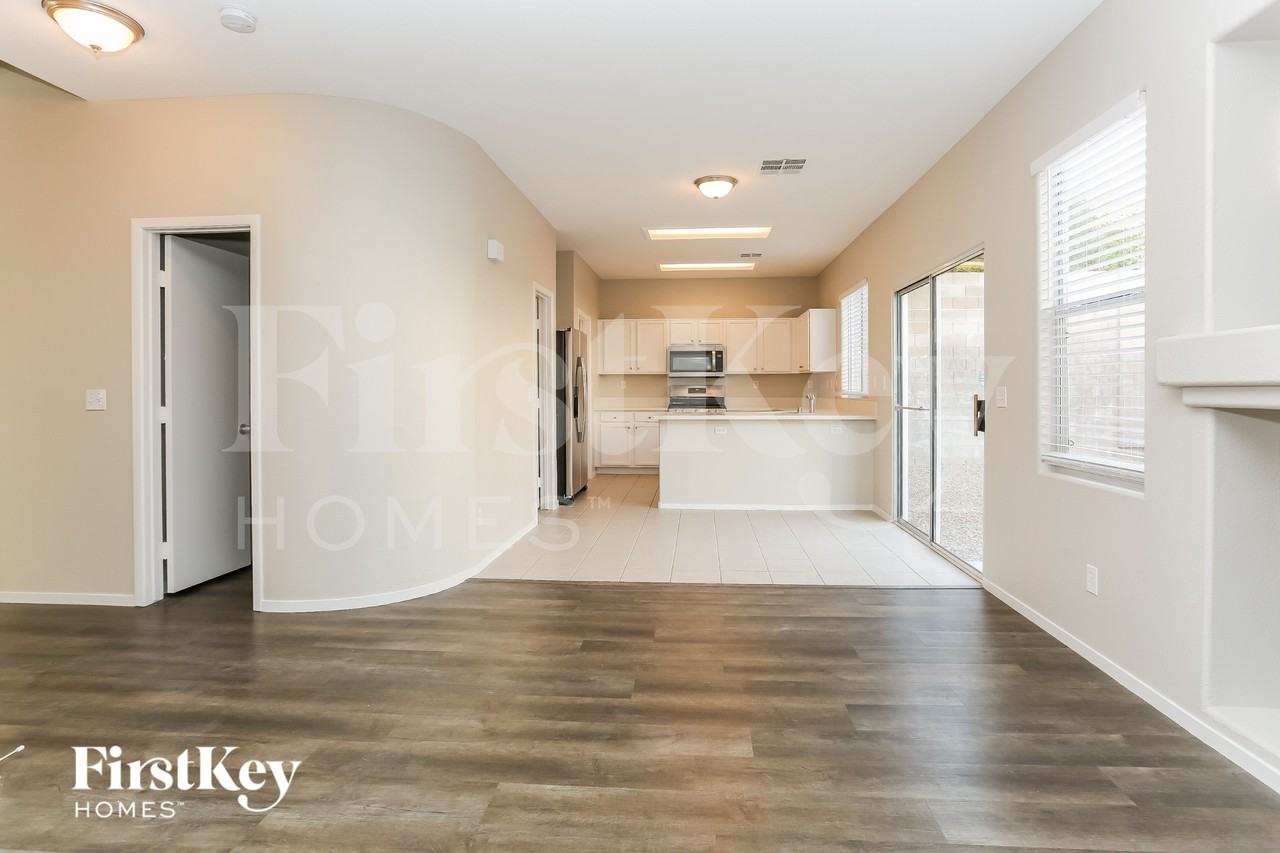 7833 Smokerise Ct - Photo 4 of 15