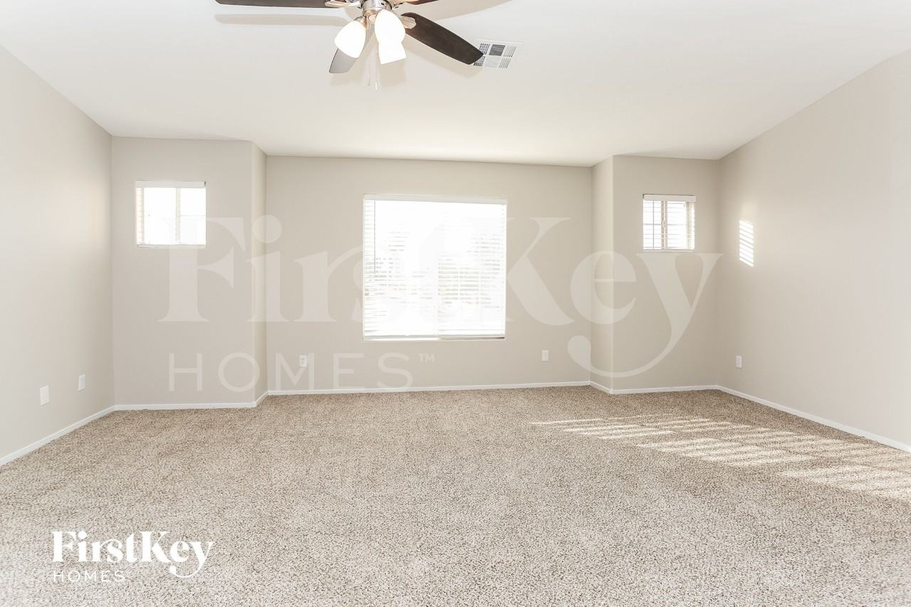 7833 Smokerise Ct - Photo 7 of 15