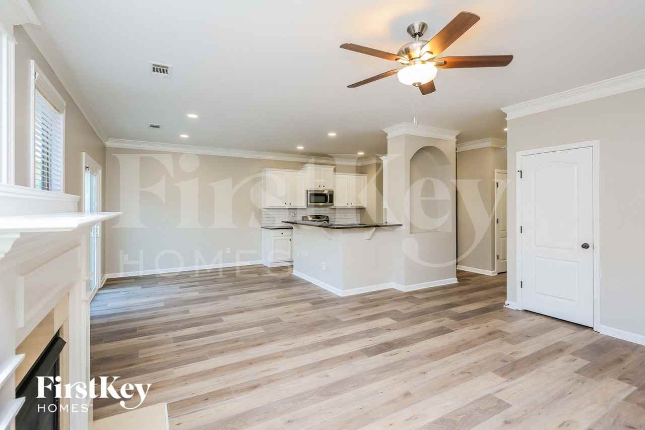 3192 Sag Harbor Ln - Photo 6 of 15