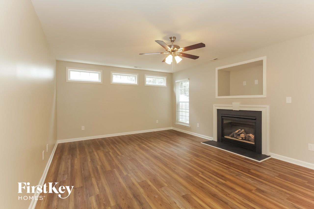 6111 Forest Pond Dr - Photo 3 of 15