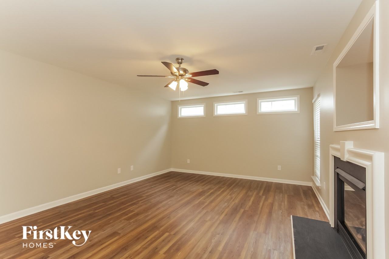 6111 Forest Pond Dr - Photo 4 of 15