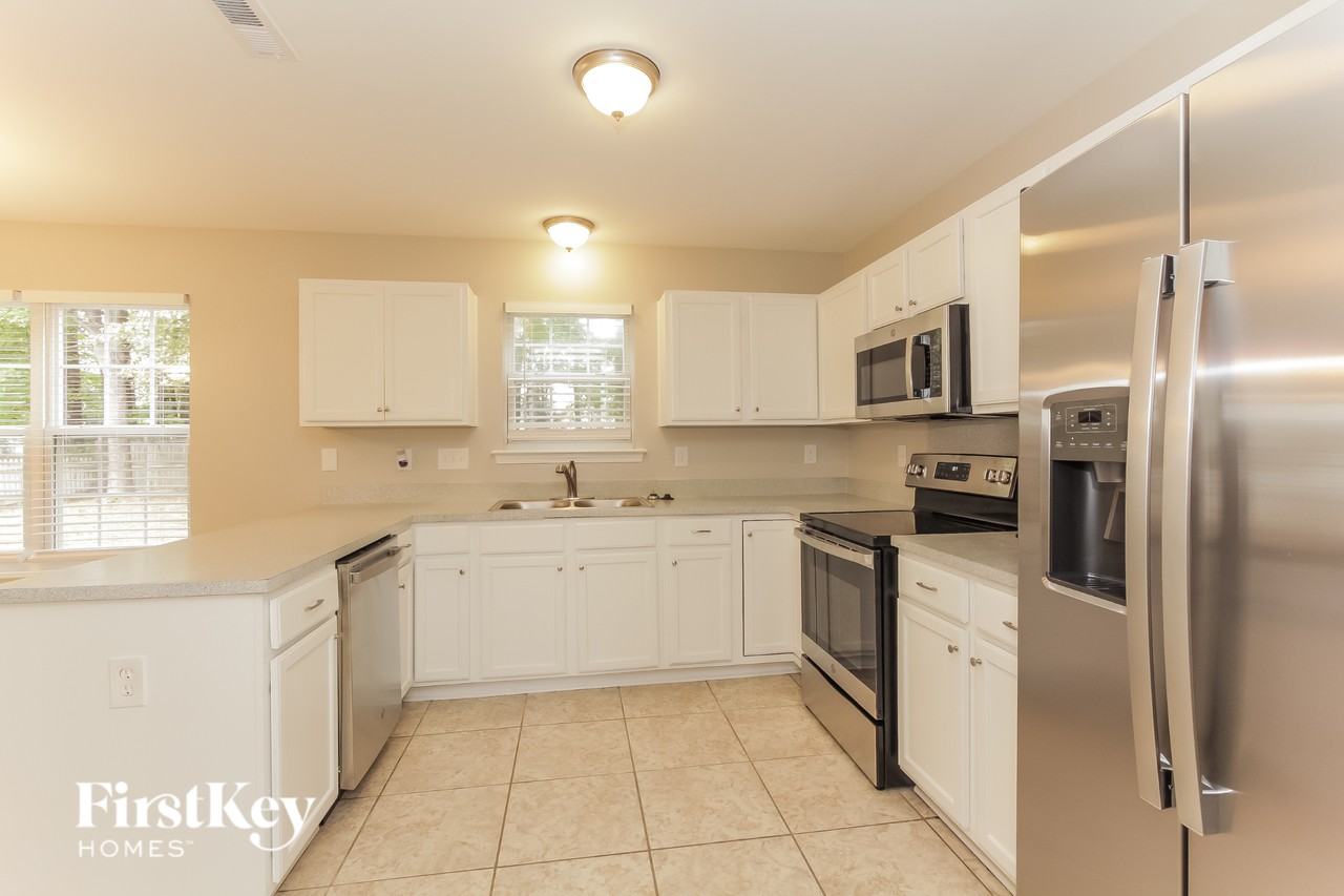 6111 Forest Pond Dr - Photo 5 of 15