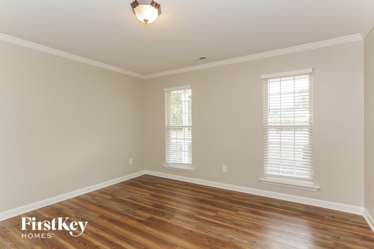 6111 Forest Pond Dr - Photo 7 of 15