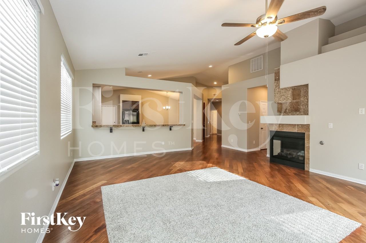 1044 Via Camelia St - Photo 5 of 16