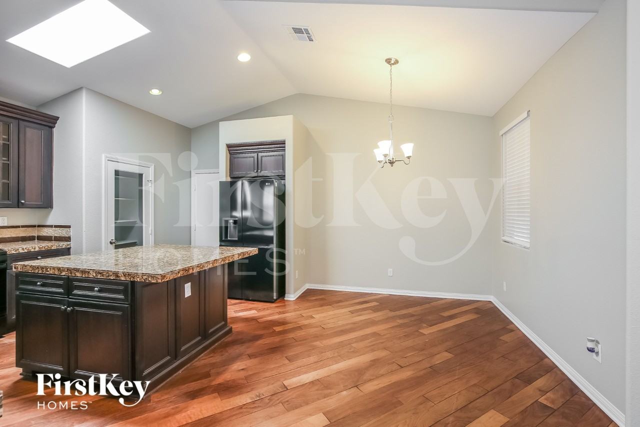 1044 Via Camelia St - Photo 6 of 16