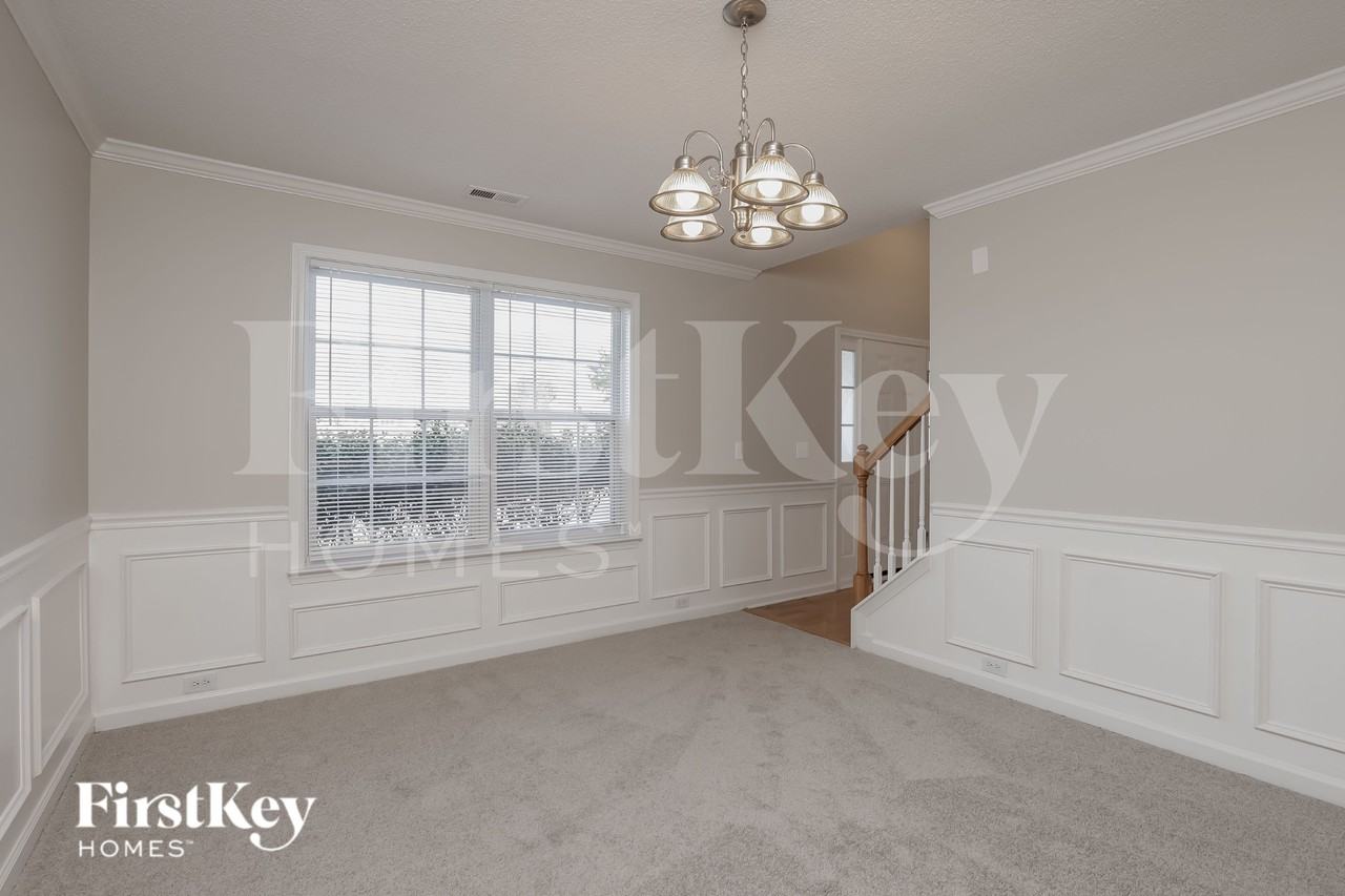 709 Southshore Pkwy - Photo 4 of 15