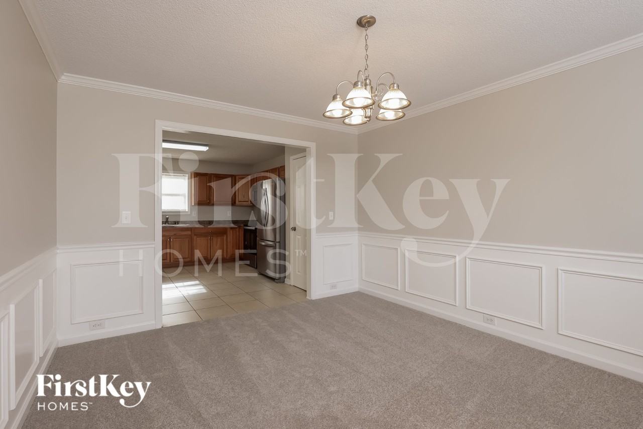 709 Southshore Pkwy - Photo 5 of 15