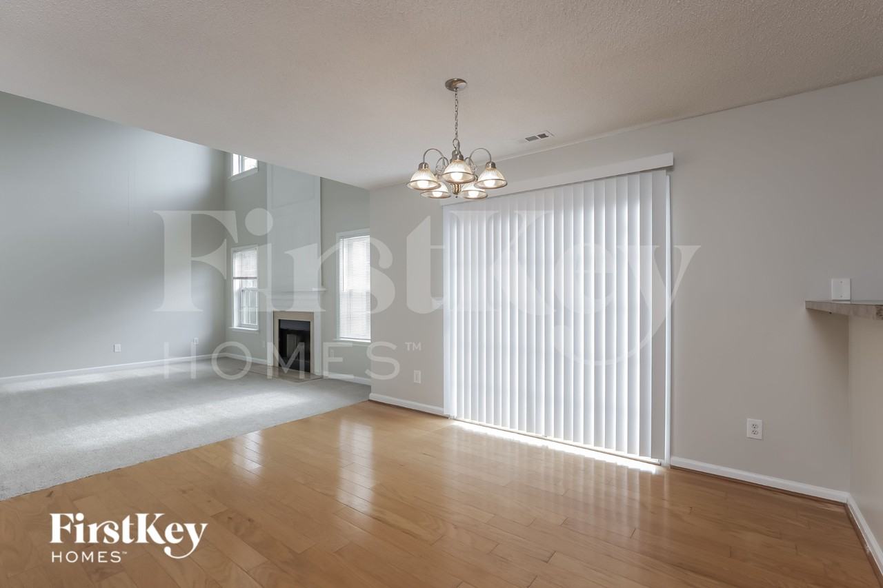 709 Southshore Pkwy - Photo 6 of 15