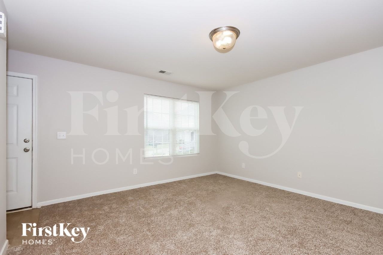 532 Ellingsworth Ln - Photo 2 of 15