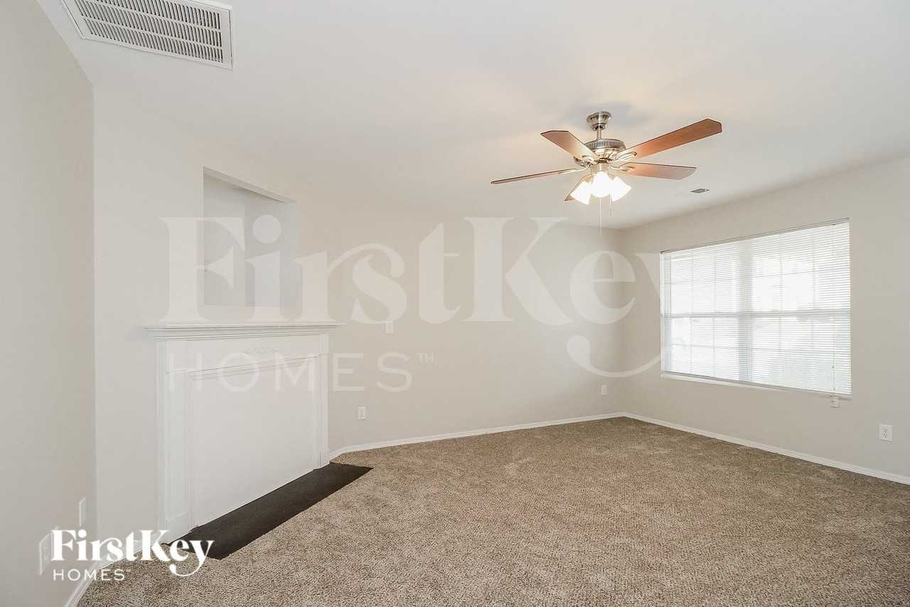 5367 Liberty Hall Cir - Photo 3 of 15