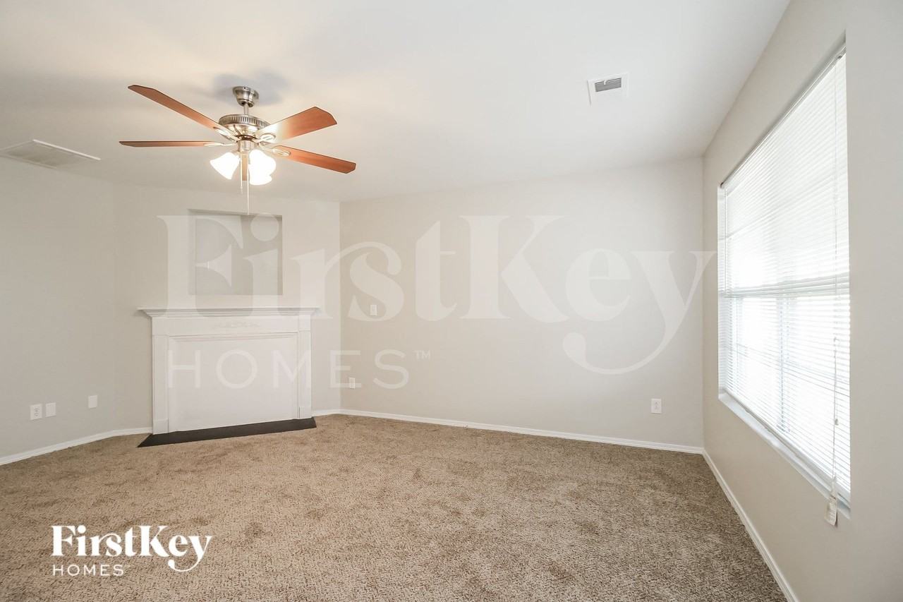 5367 Liberty Hall Cir - Photo 4 of 15