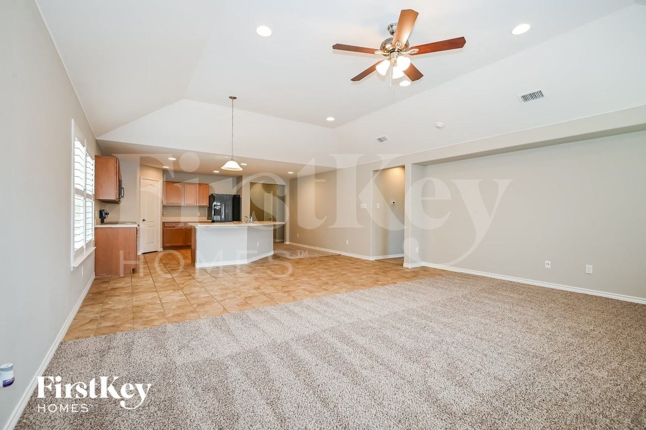 6049 Horn Cap Dr - Photo 2 of 15