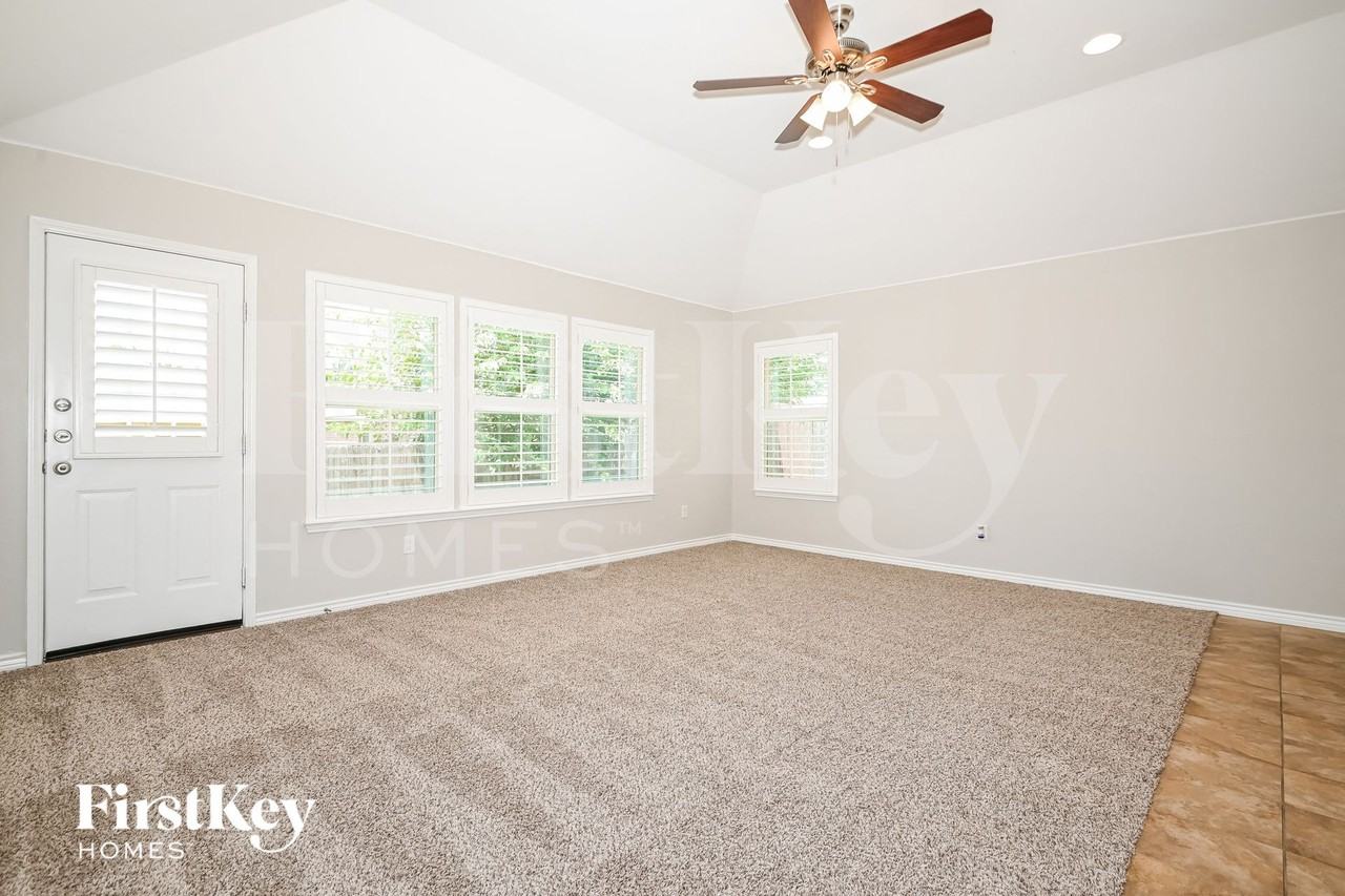 6049 Horn Cap Dr - Photo 7 of 15