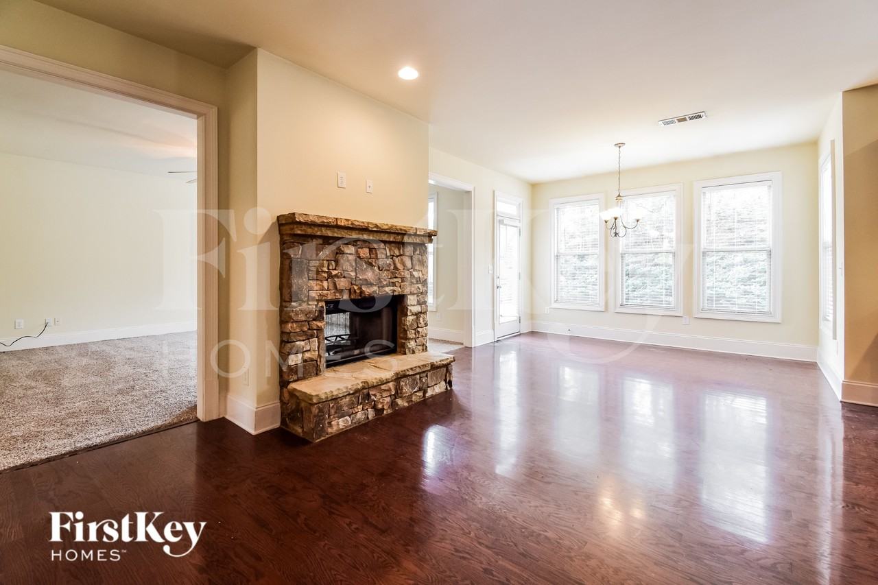 1068 Parkmist Dr - Photo 2 of 16