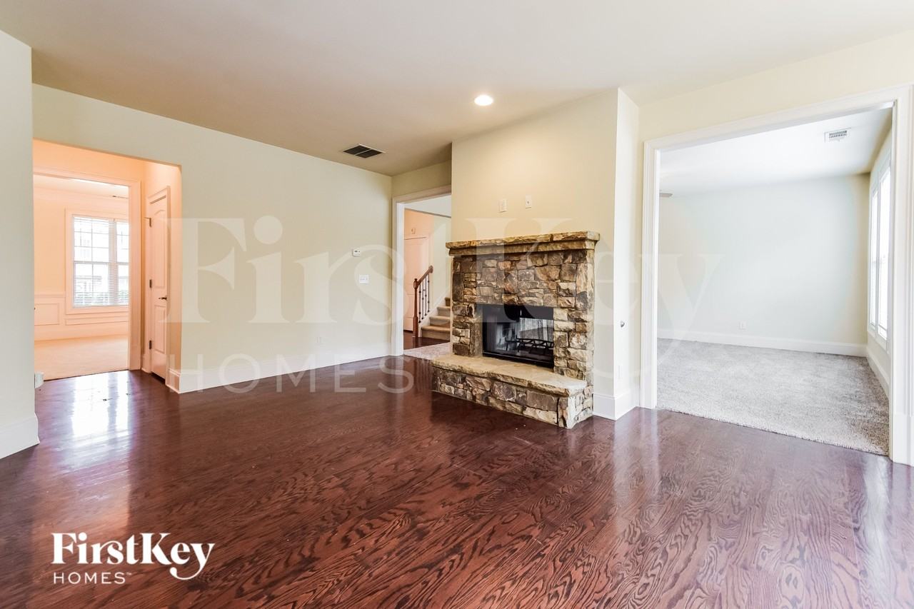 1068 Parkmist Dr - Photo 3 of 16