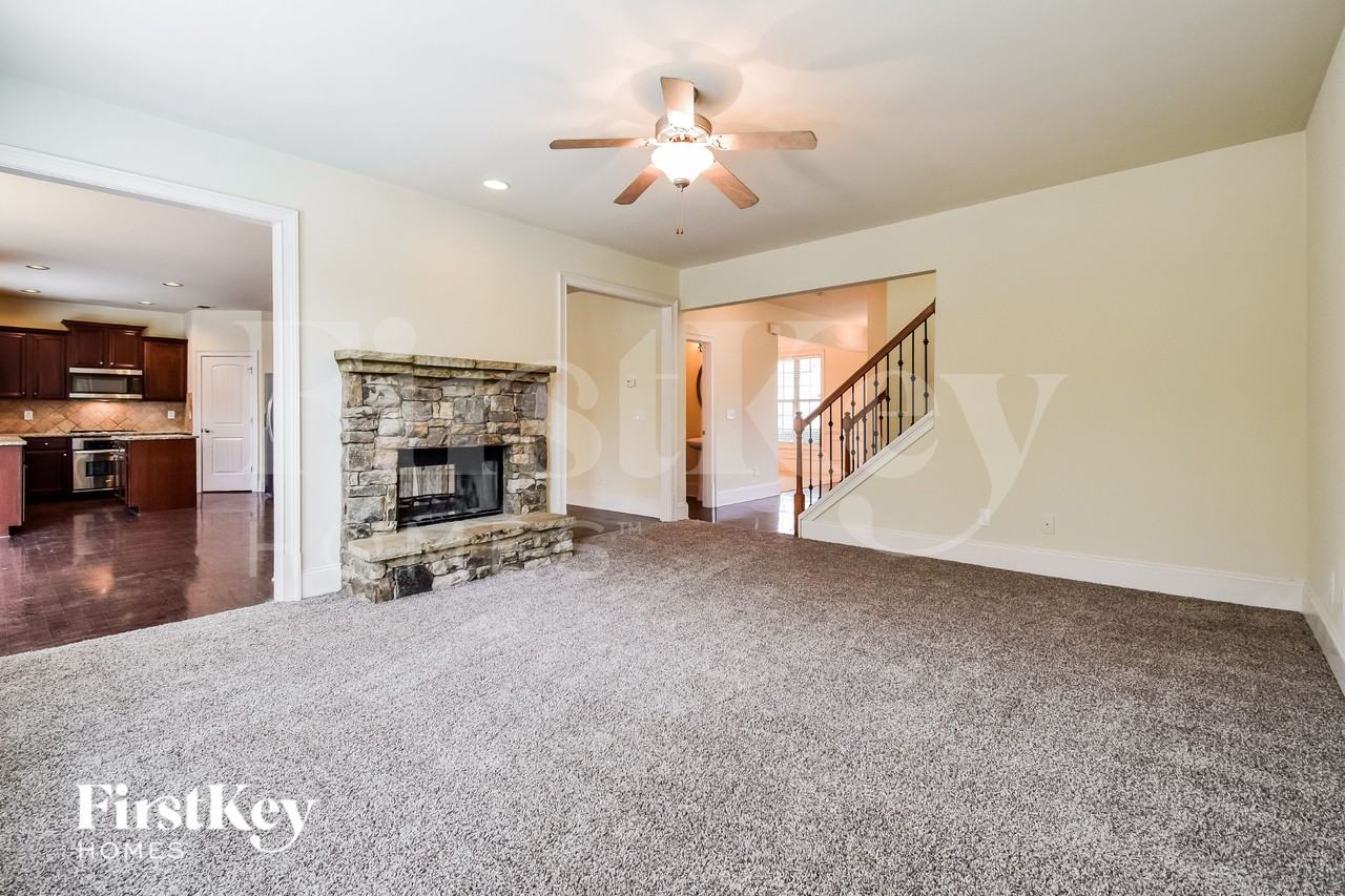 1068 Parkmist Dr - Photo 4 of 16