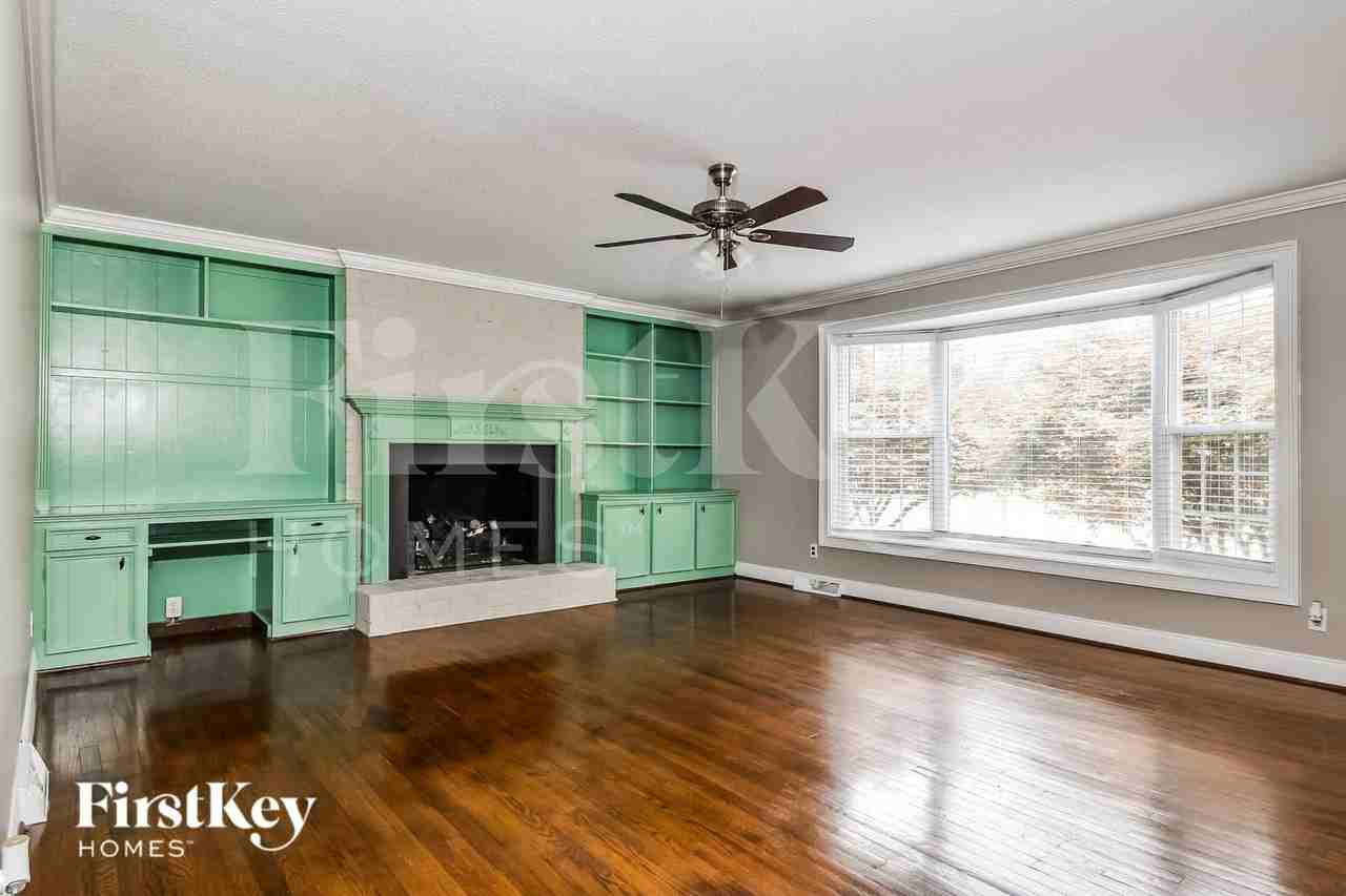 106 Brookberry Dr - Photo 2 of 15