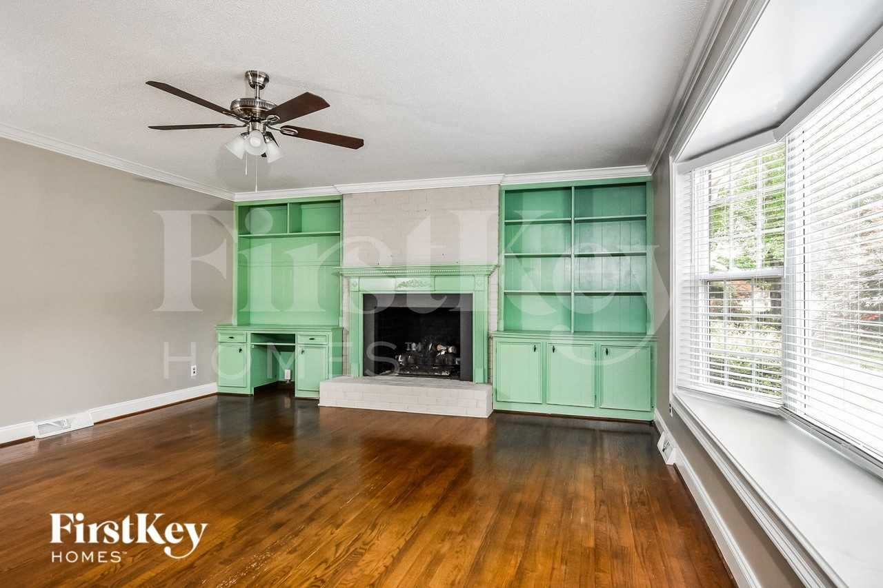 106 Brookberry Dr - Photo 3 of 15
