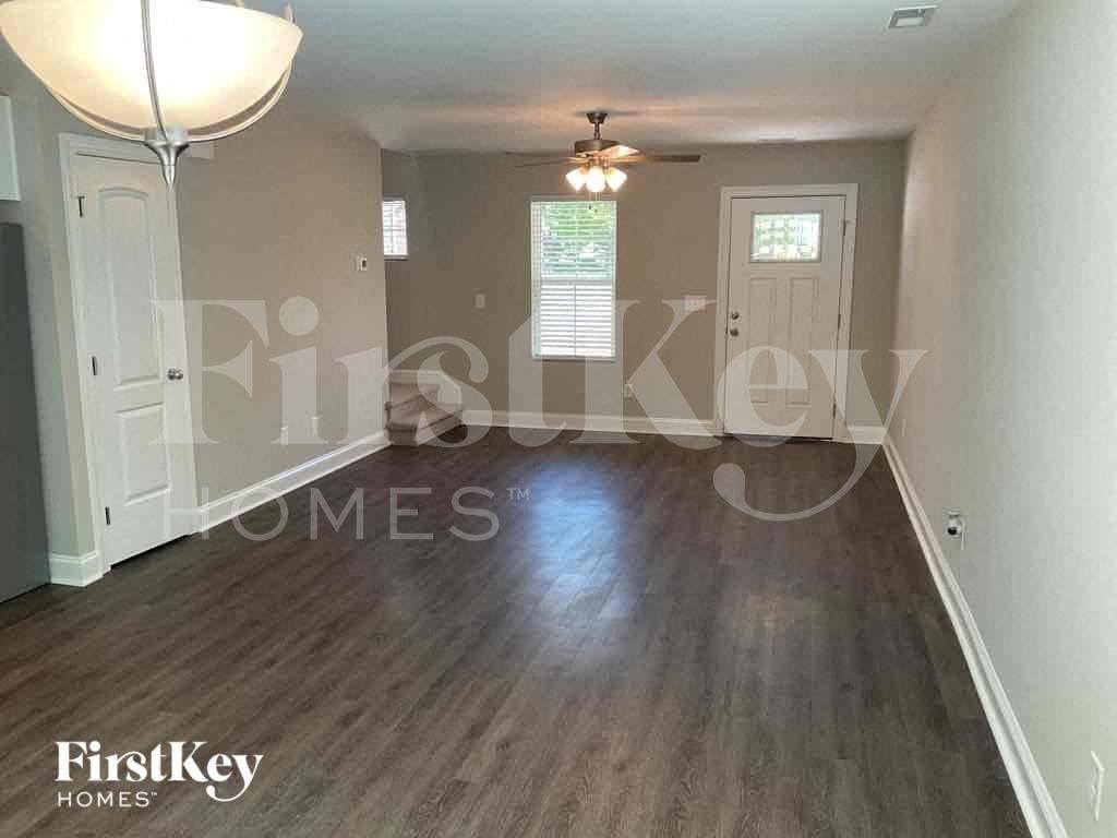 2041 Samantha Dr - Photo 2 of 21