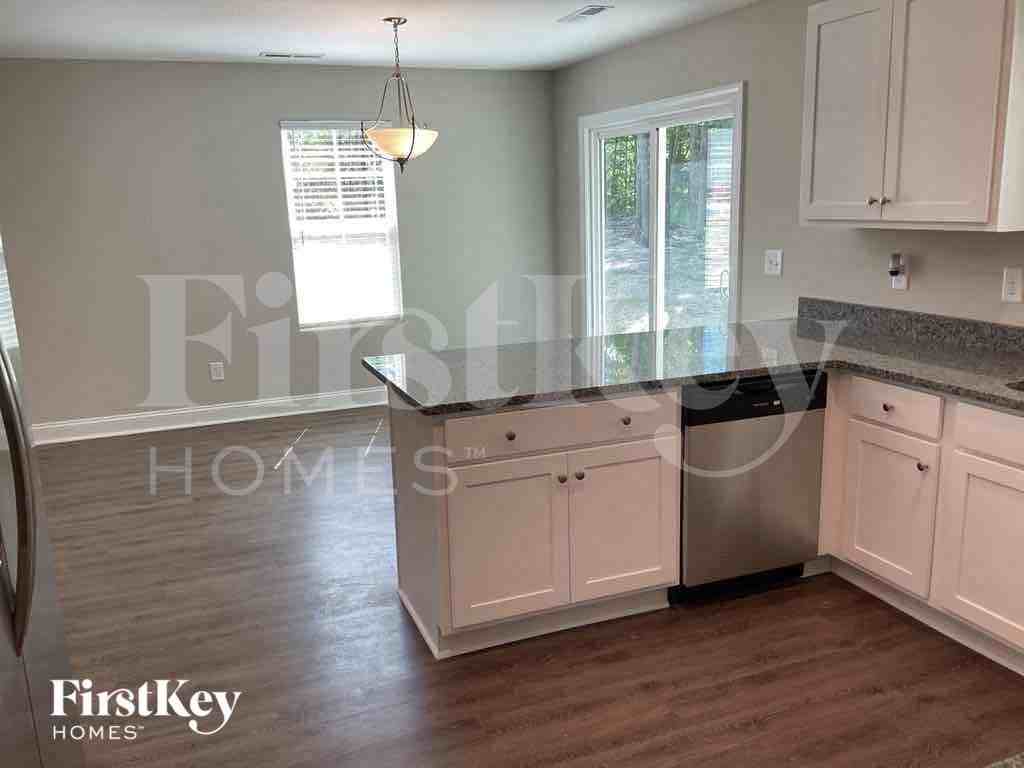 2041 Samantha Dr - Photo 5 of 21
