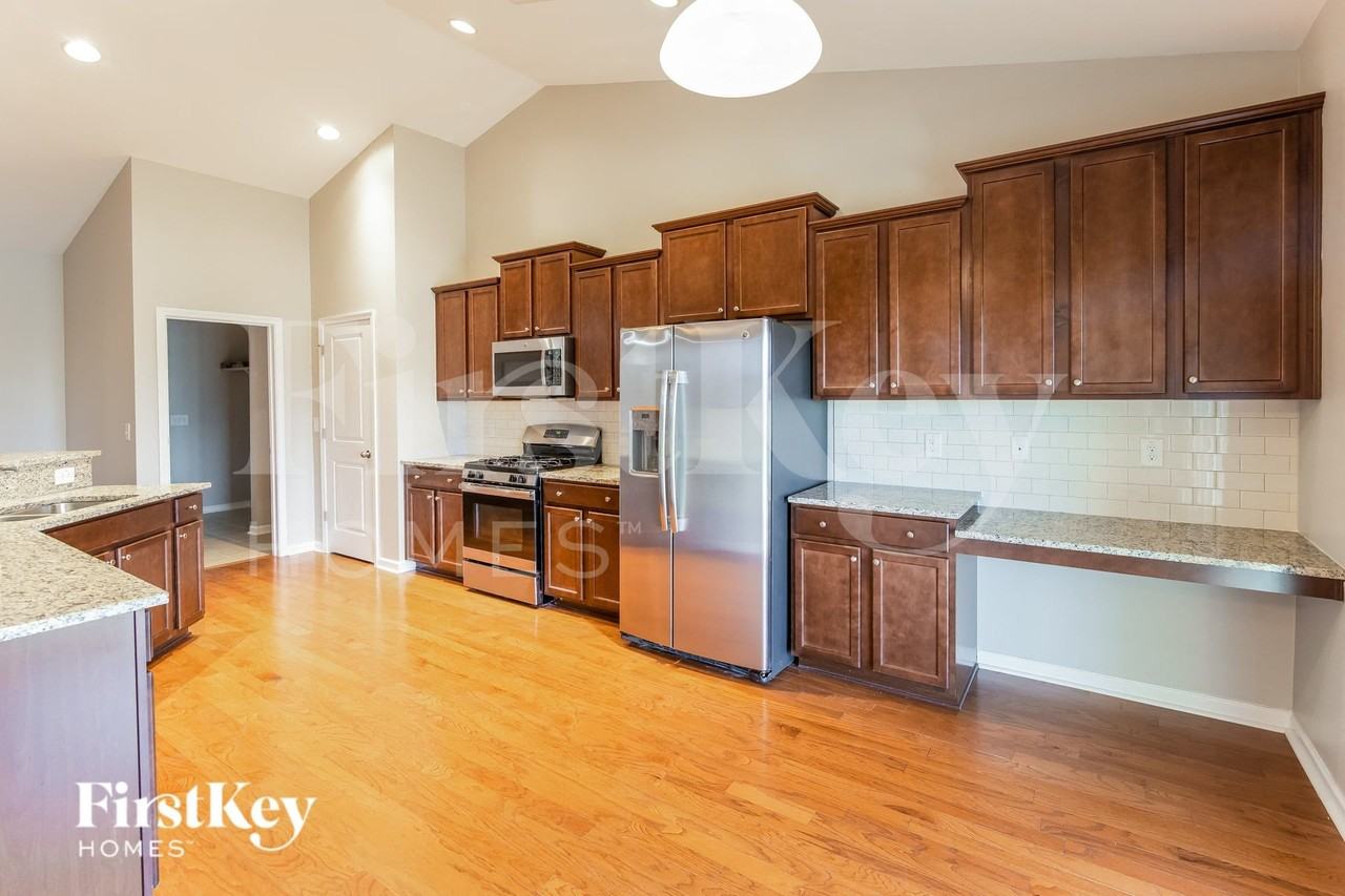 647 Redbud Ln - Photo 6 of 15