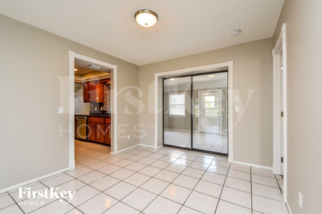 1000 Vega Ave Nw - Photo 3 of 15