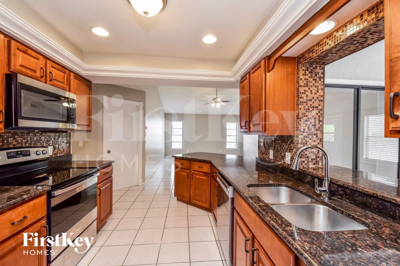 1000 Vega Ave Nw - Photo 5 of 15