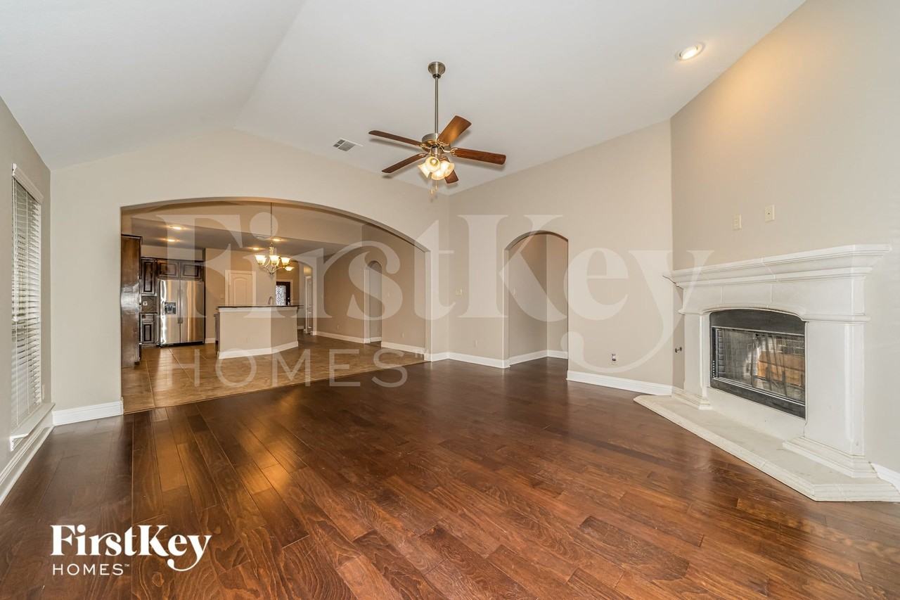 151 Charleston Ln - Photo 3 of 15