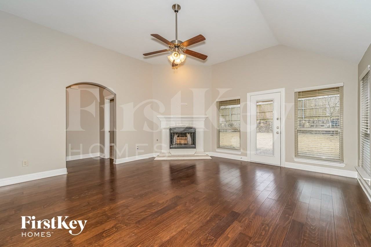 151 Charleston Ln - Photo 4 of 15