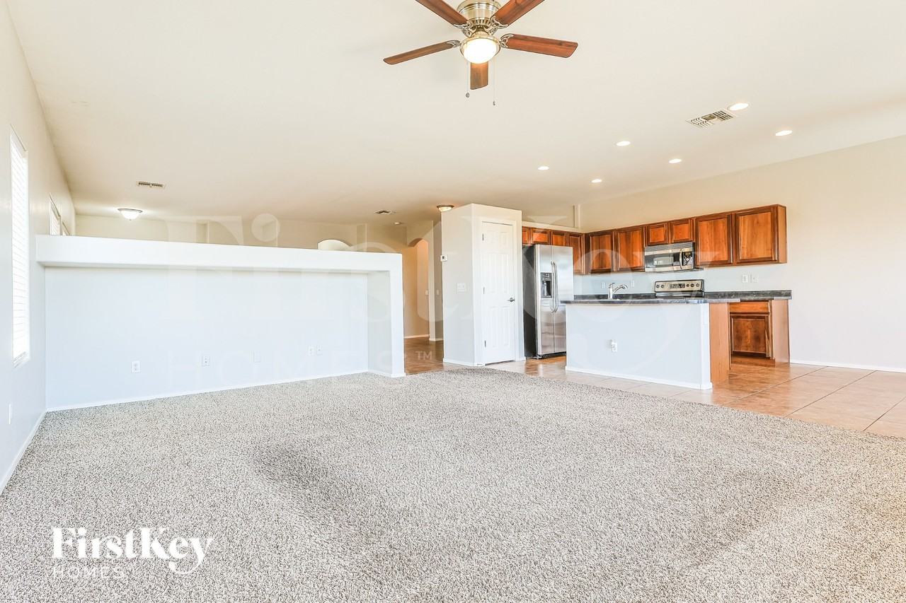 33827 N Slate Creek Dr - Photo 4 of 15