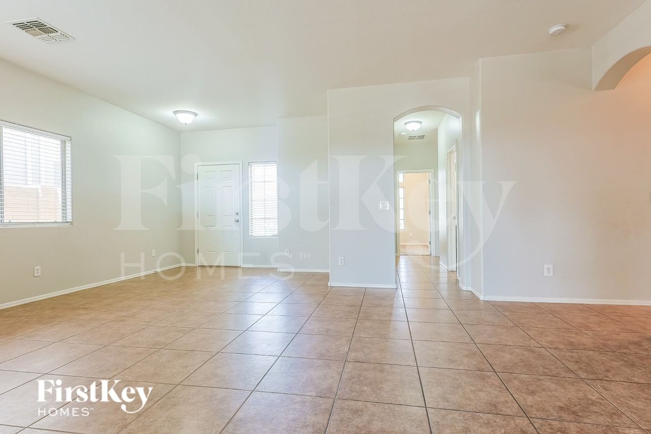 33827 N Slate Creek Dr - Photo 5 of 15