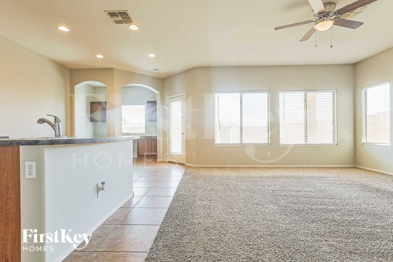 33827 N Slate Creek Dr - Photo 6 of 15
