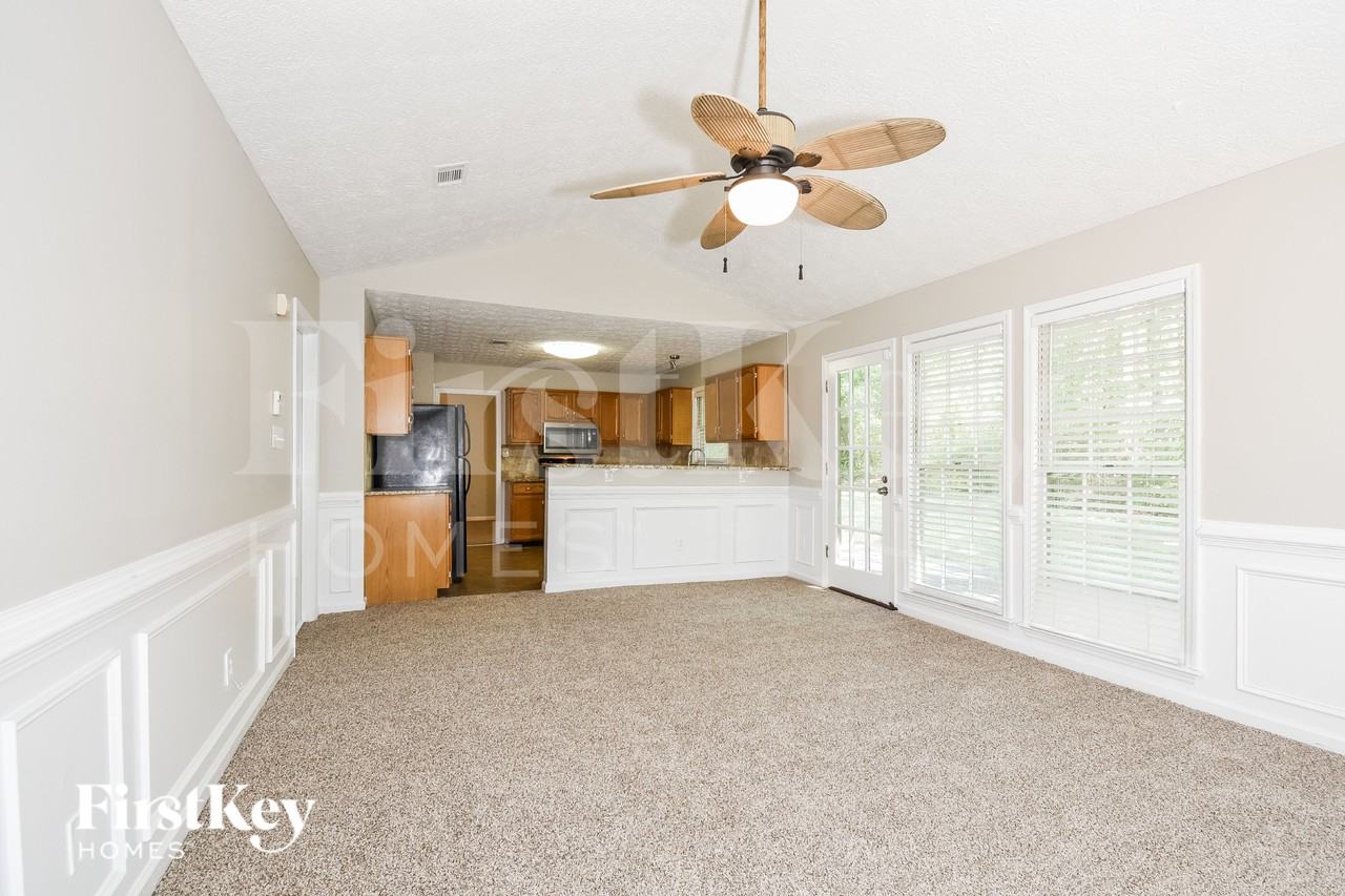 1111 Wynford Cmns Sw - Photo 5 of 15