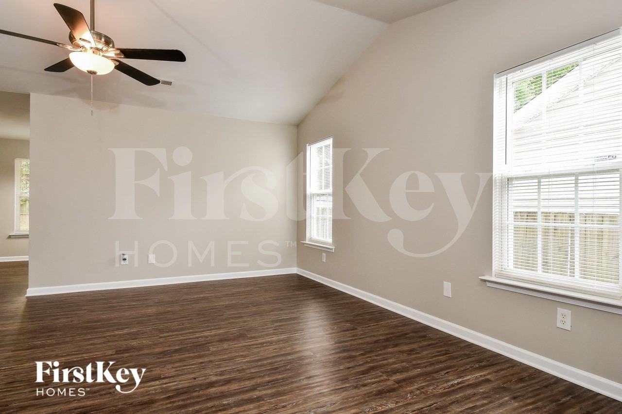 3629 Sherbourne Ln - Photo 3 of 15