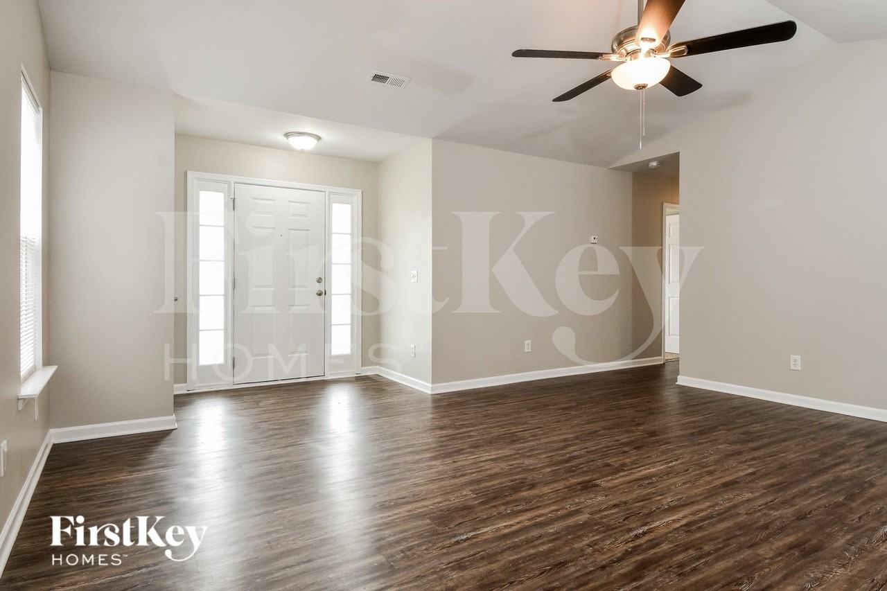 3629 Sherbourne Ln - Photo 4 of 15