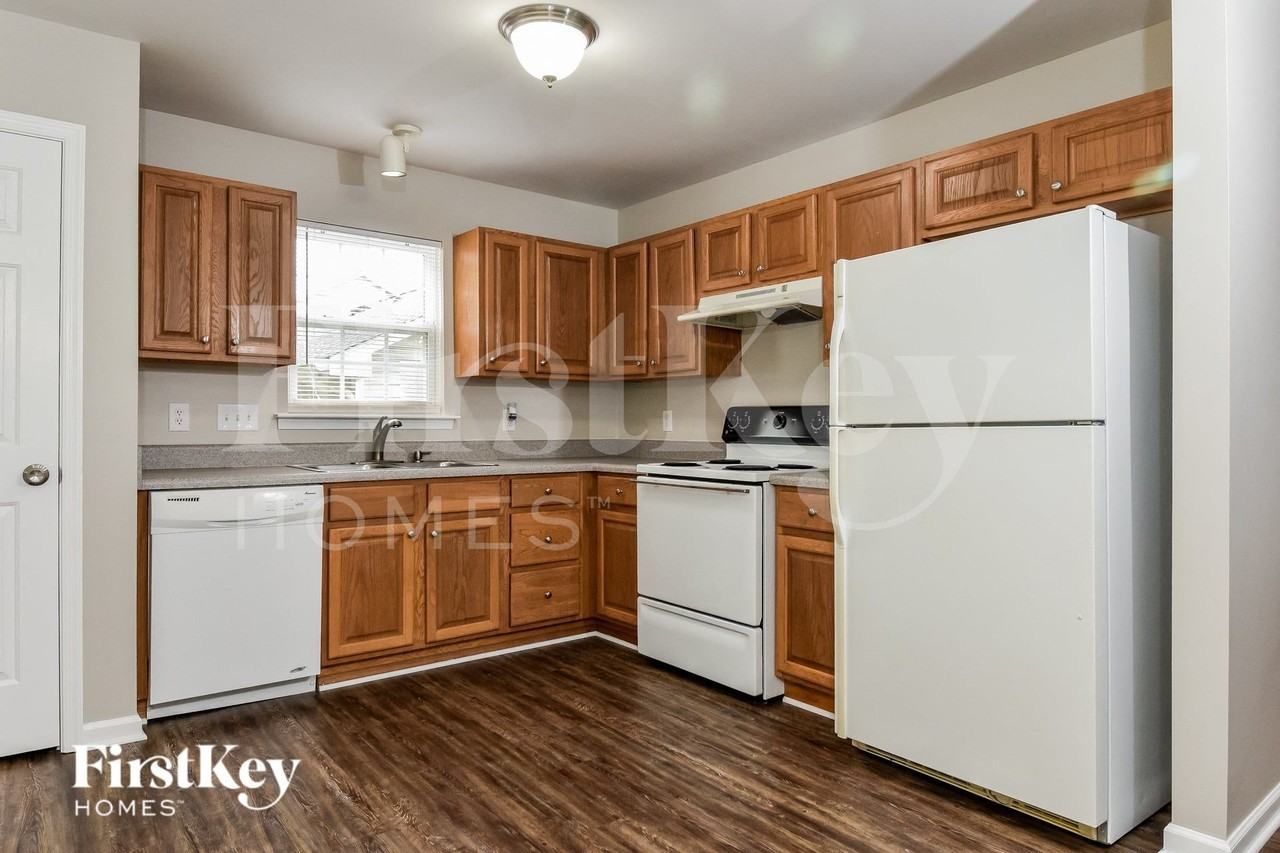 3629 Sherbourne Ln - Photo 6 of 15