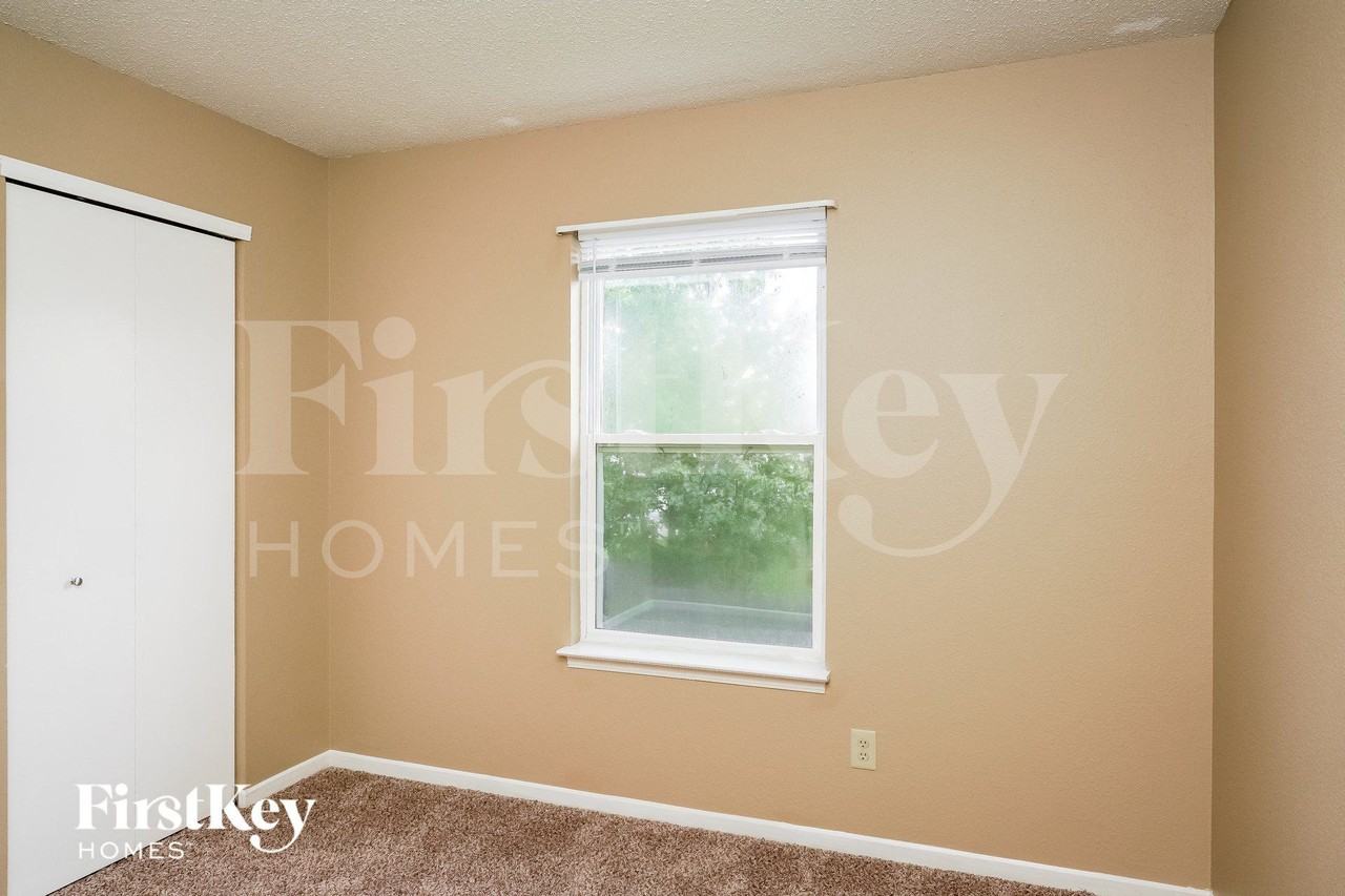96 Winterwood Dr - Photo 7 of 15