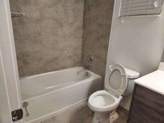 10930 Windward St - Photo 3 of 8