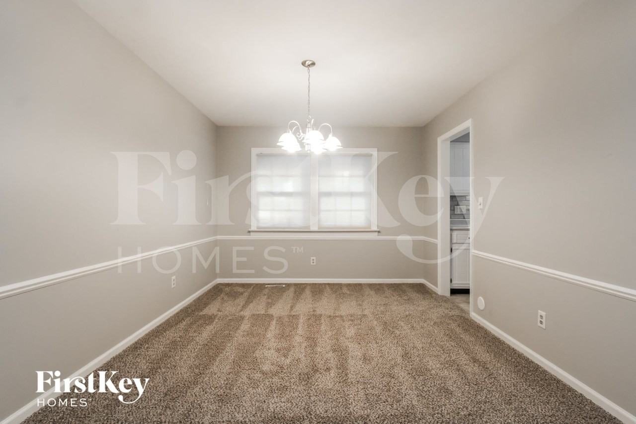 8341 Rodney Dr - Photo 4 of 15