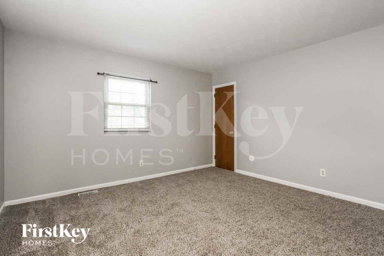 8341 Rodney Dr - Photo 7 of 15