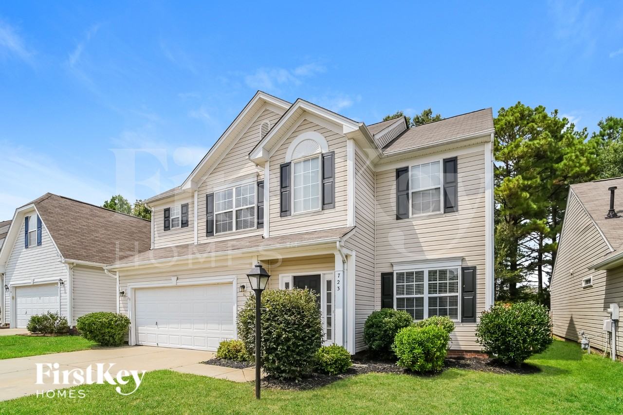 723 Marthas View Dr - Photo 2 of 16