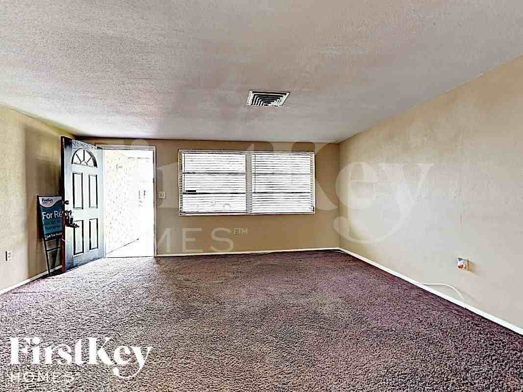 6230 7th Ave - Photo 3 of 15