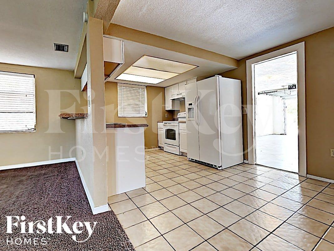 6230 7th Ave - Photo 5 of 15